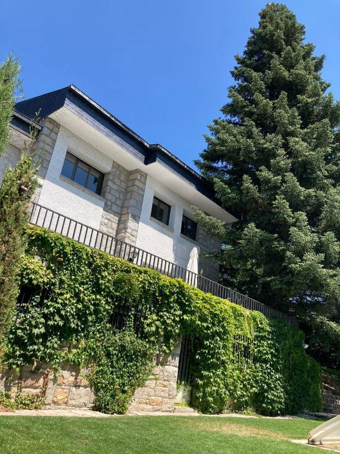 Los Cedros, Gran Chalet Con Piscina Y Apartamento En נאבאסראדה מראה חיצוני תמונה