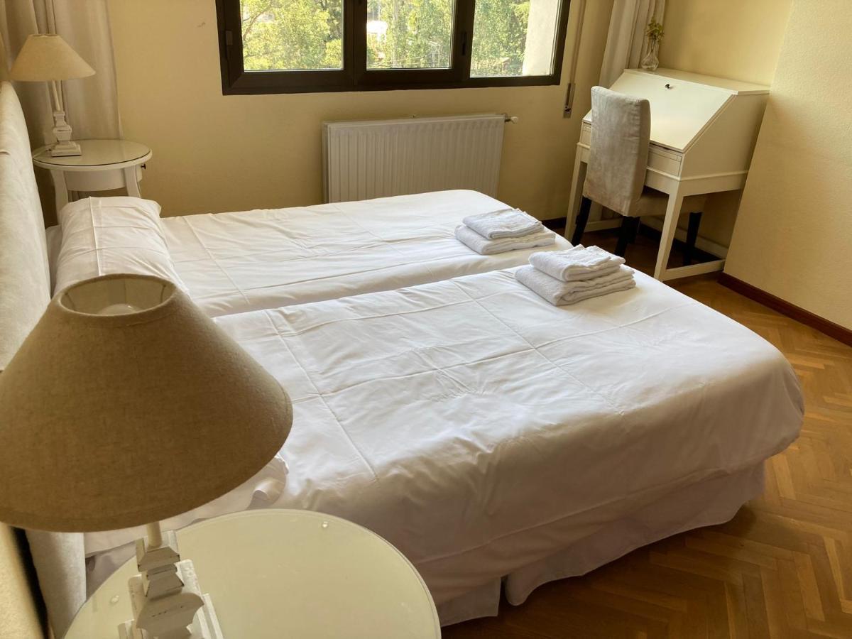 Los Cedros, Gran Chalet Con Piscina Y Apartamento En נאבאסראדה מראה חיצוני תמונה